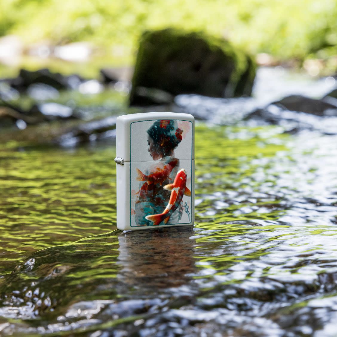 Zippo Mazzi® Texture Koi Design White Matte Windproof Lighter