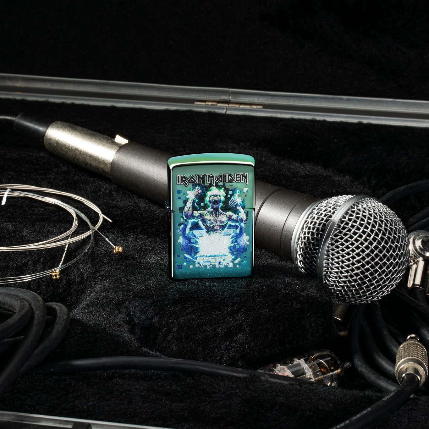 Zippo Iron Maiden Cyber Eddie Design High Polish Teal Windproof Lighter