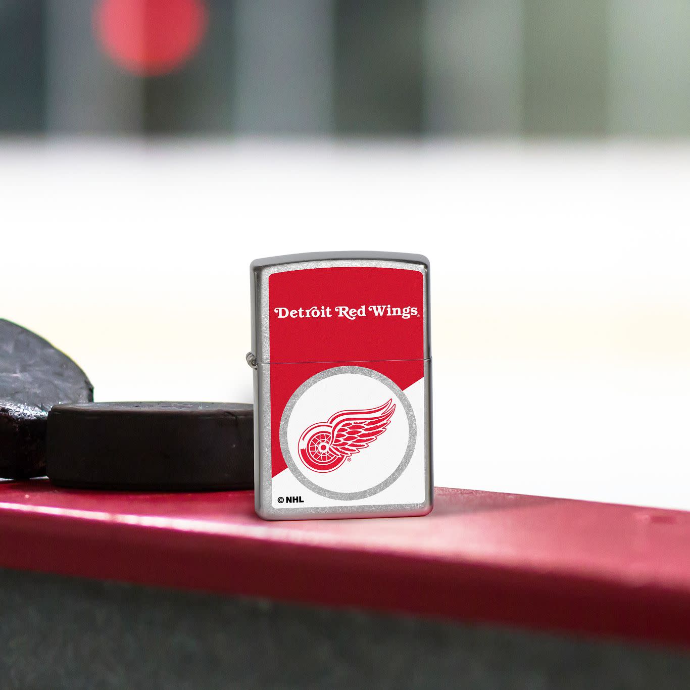 Zippo NHL® Detroit Red Wings® Colorblock Logo Design Street Chrome™ Windproof Lighter