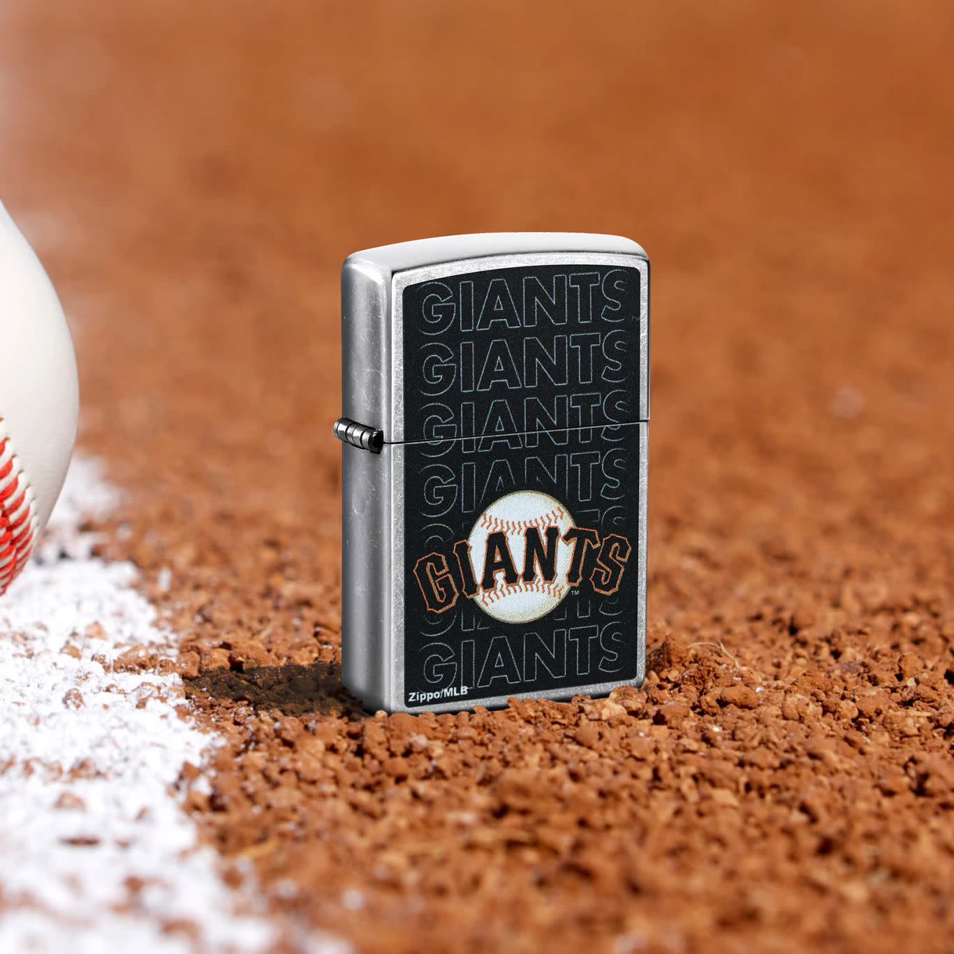 Zippo MLB® San Francisco Giants™ Logo Design Street Chrome Windproof Lighter