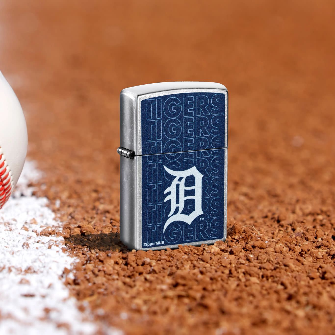 Zippo MLB® Detroit Tigers™ Logo Design Street Chrome Windproof Lighter