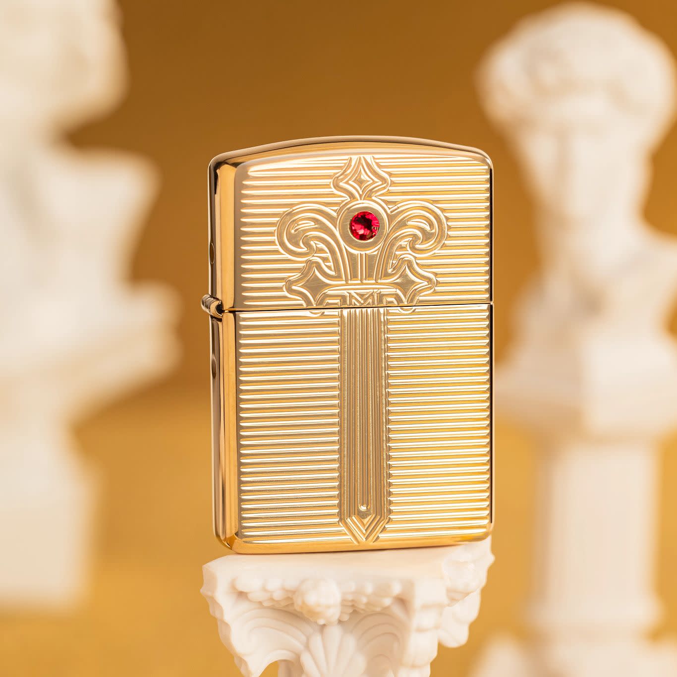 Zippo Royal Saber Design Armor® High Polish Brass Windproof Lighter