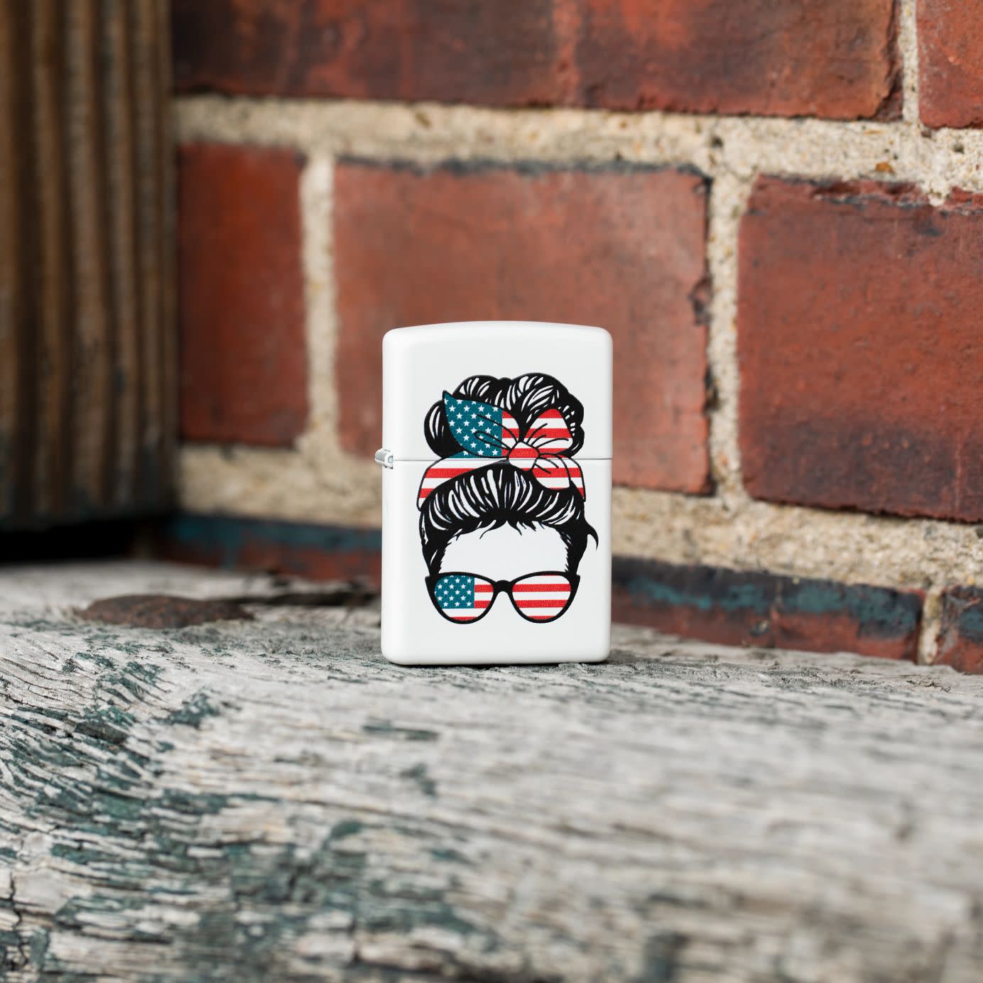 Zippo American Woman Design White Matte Windproof Lighter