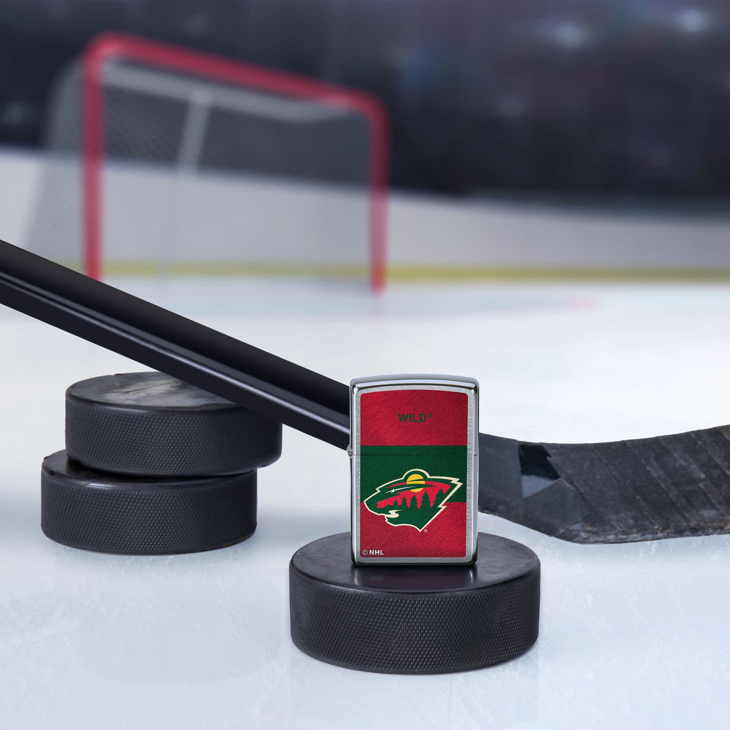 Zippo Minnesota Wild® Icon Design Street Chrome Windproof Lighter