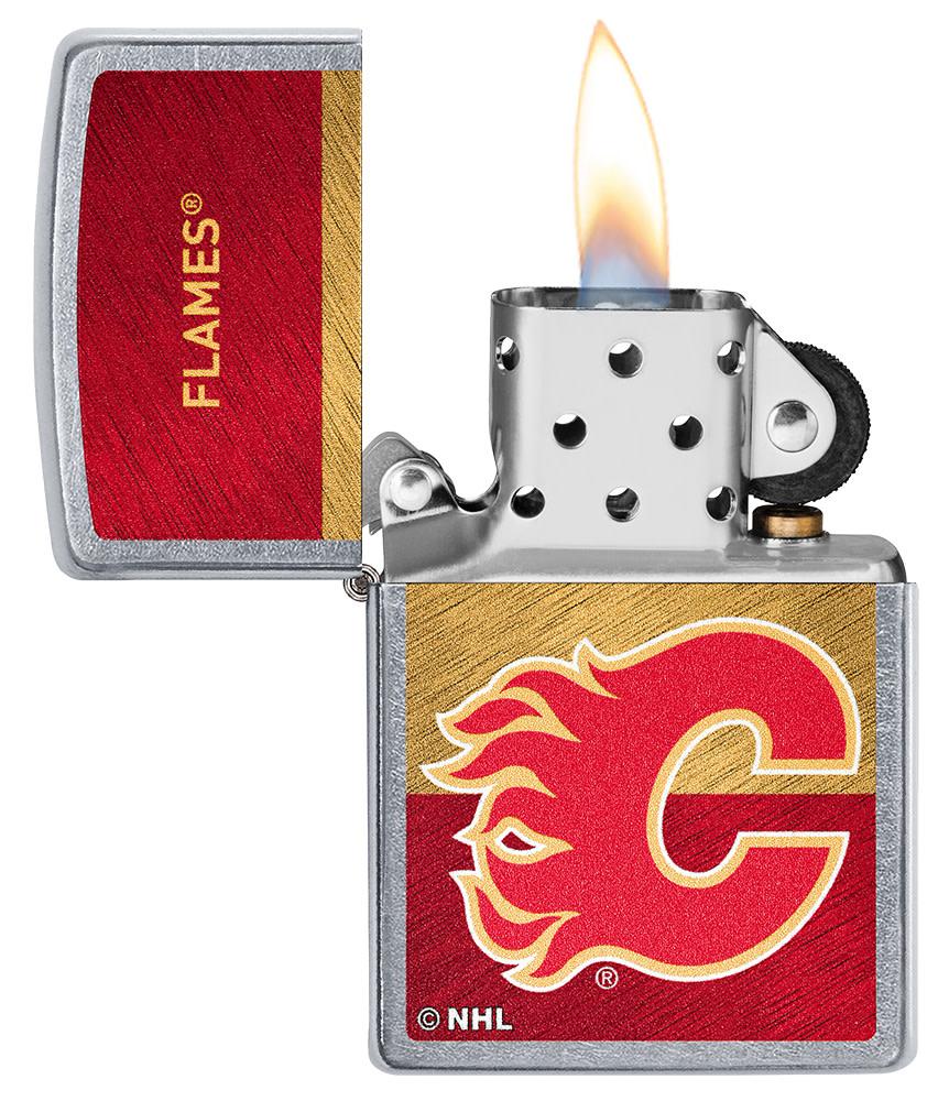 Zippo Calgary Flames® Icon Design Street Chrome Windproof Lighter