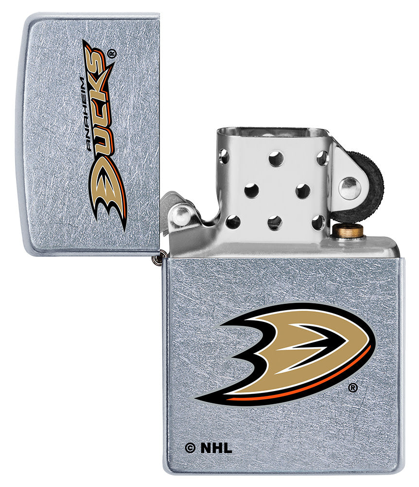 Zippo Anaheim Ducks® Logo Design Street Chrome Windproof Lighter