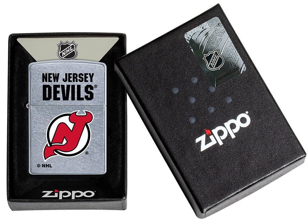 Zippo New Jersey Devils® Logo Design Street Chrome Windproof Lighter