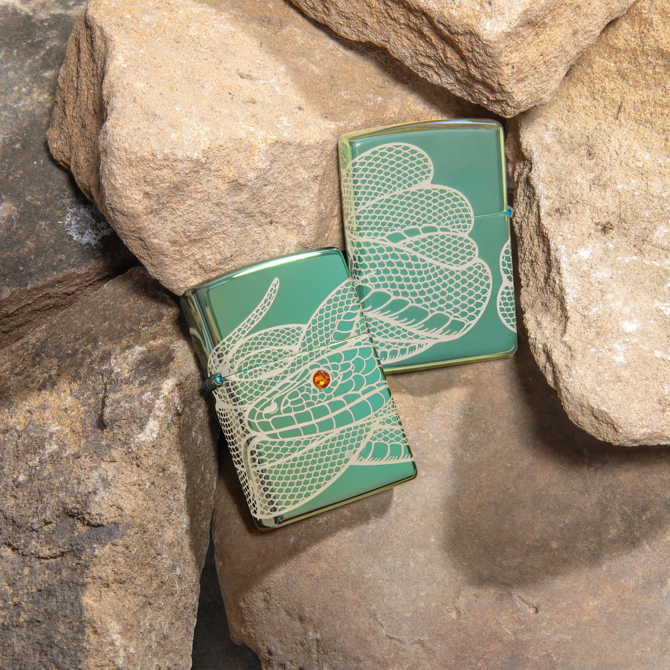 Zippo Snake Design High Polish Green Windproof Lighter