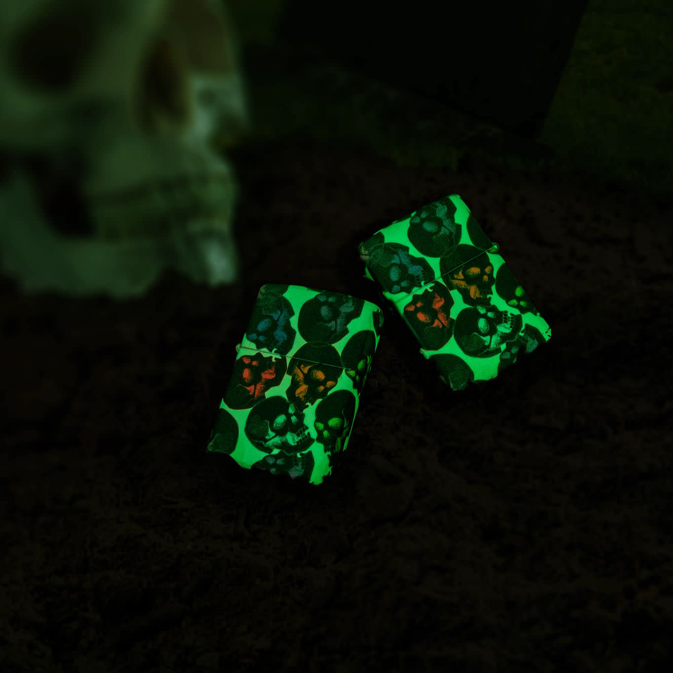 Zippo Skulls Design 540 Color Glow in the Dark Windproof Lighter