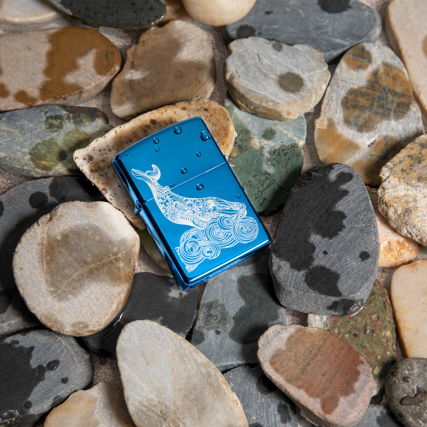 Zippo Whale Design High Polish Blue Windproof Lighter