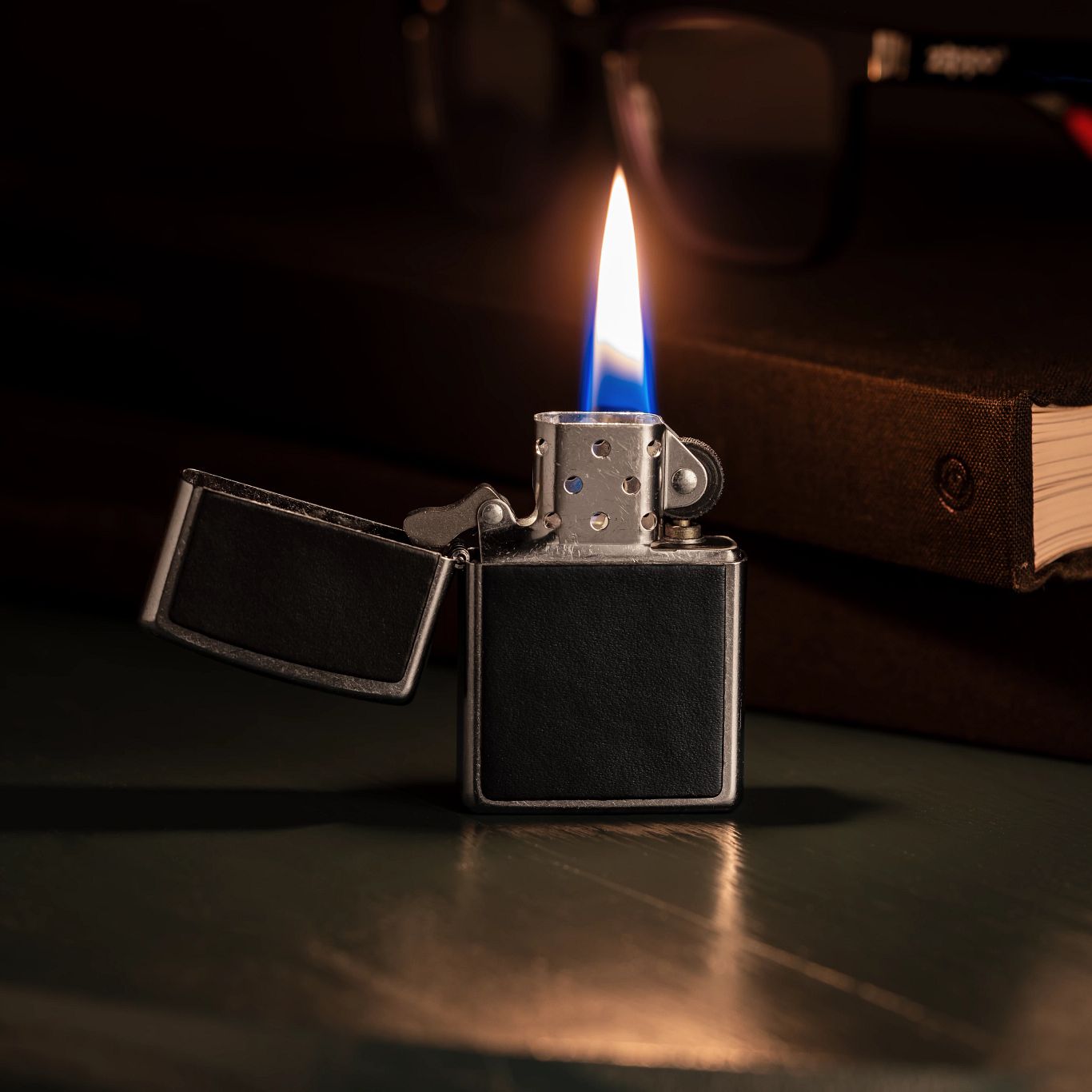 Zippo Black Leather Emblem Street Chrome Windproof Lighter
